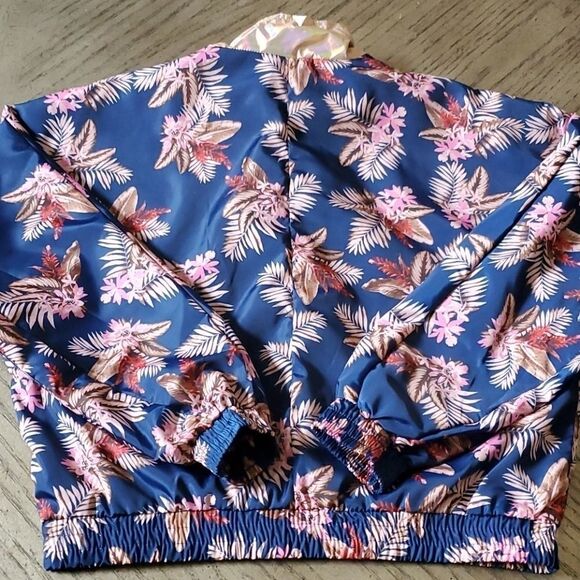 Floral winbreaker sweater jacket size small NWT. - Picture 5 of 6